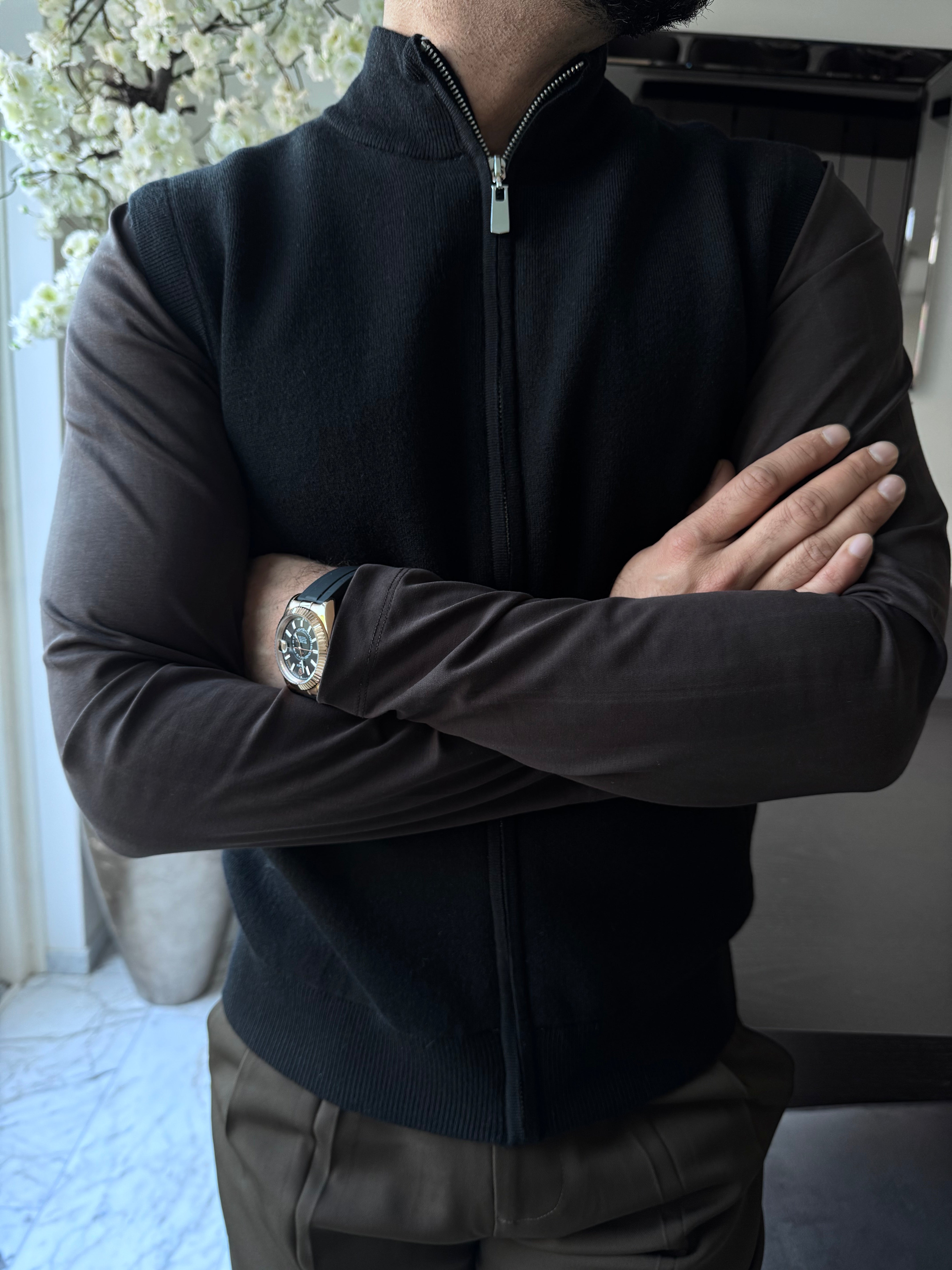 the rizzo vest black