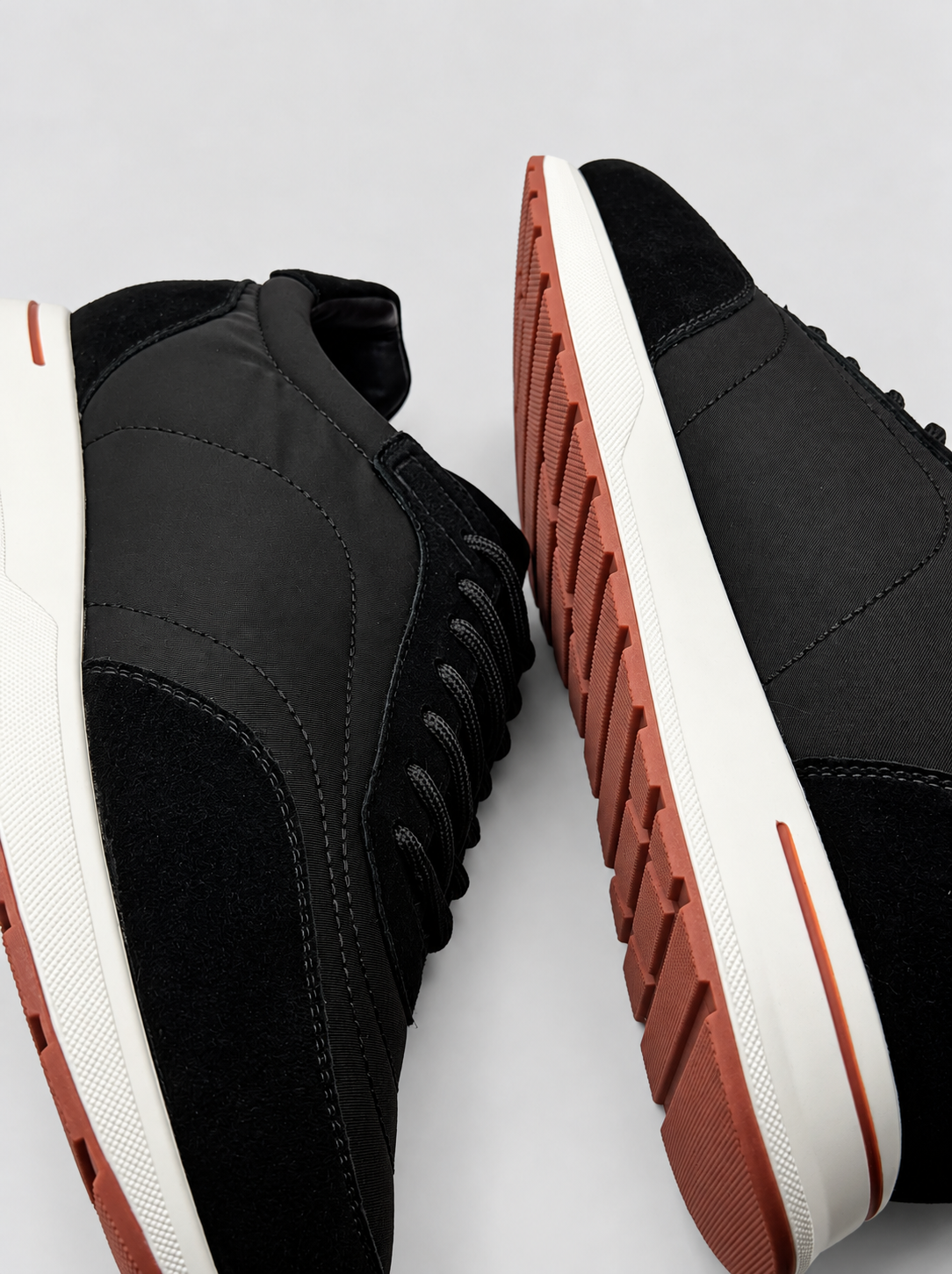 The virelli core sneakers black