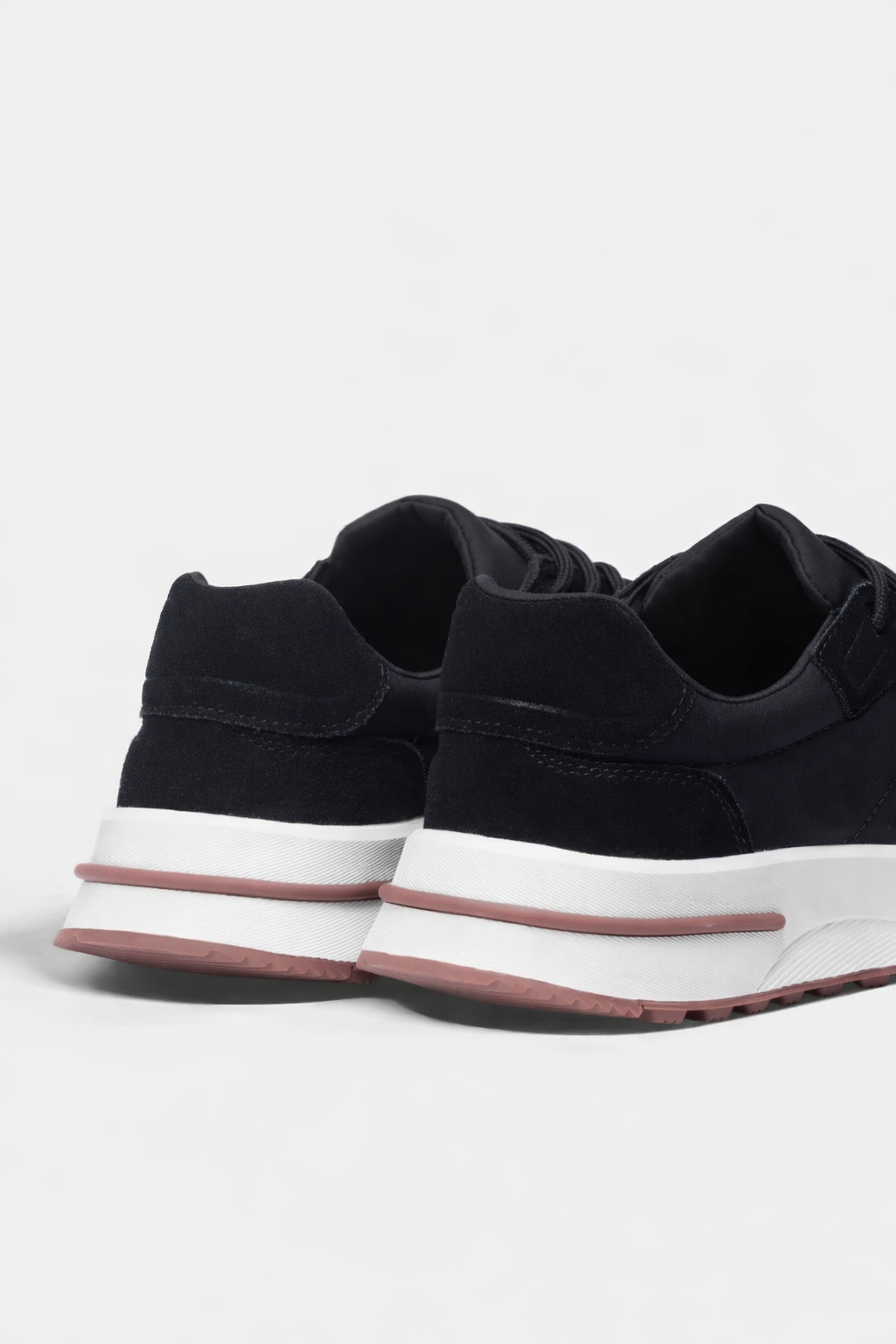 The virelli core sneakers black