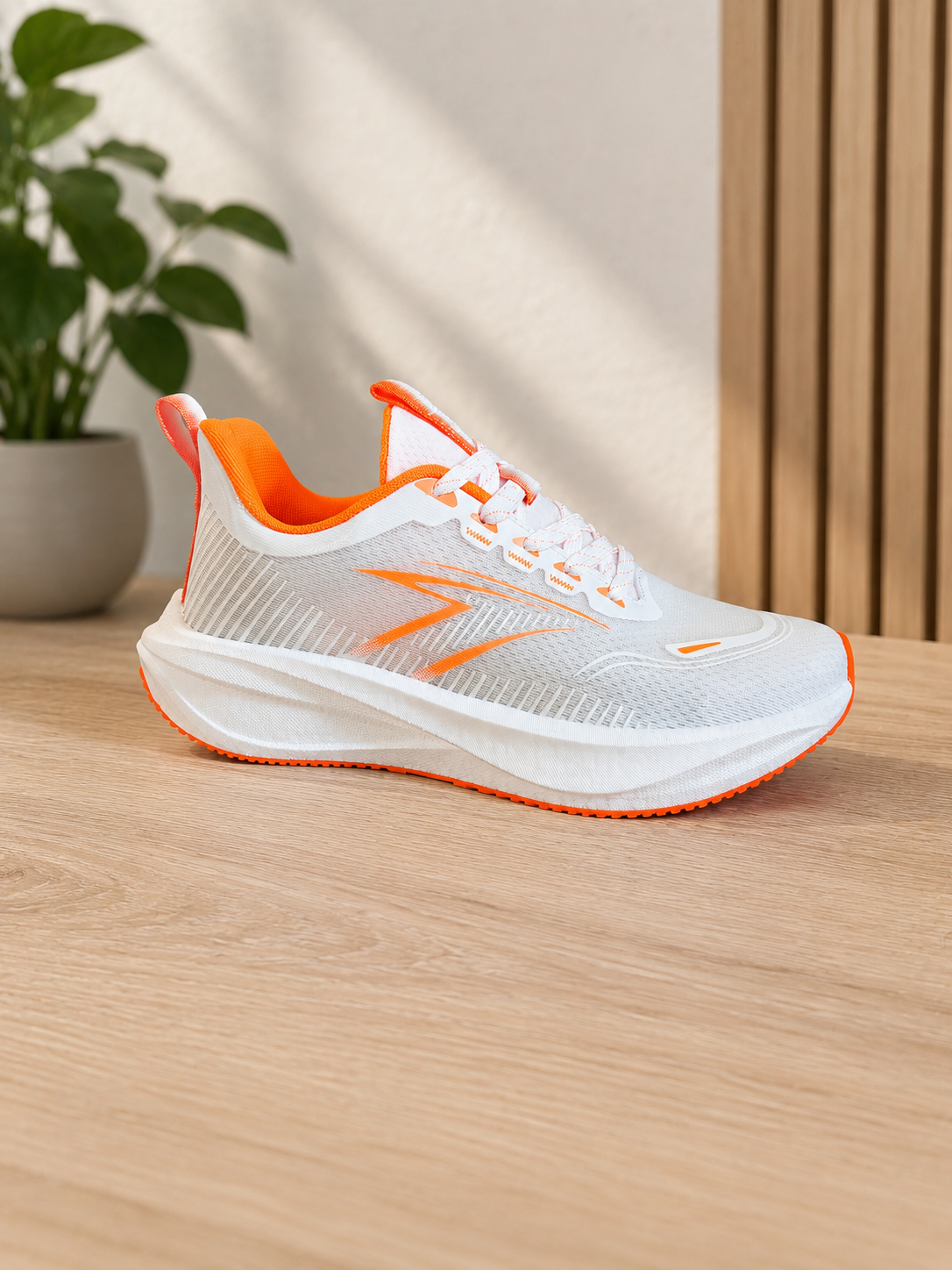 The reno runner white orange