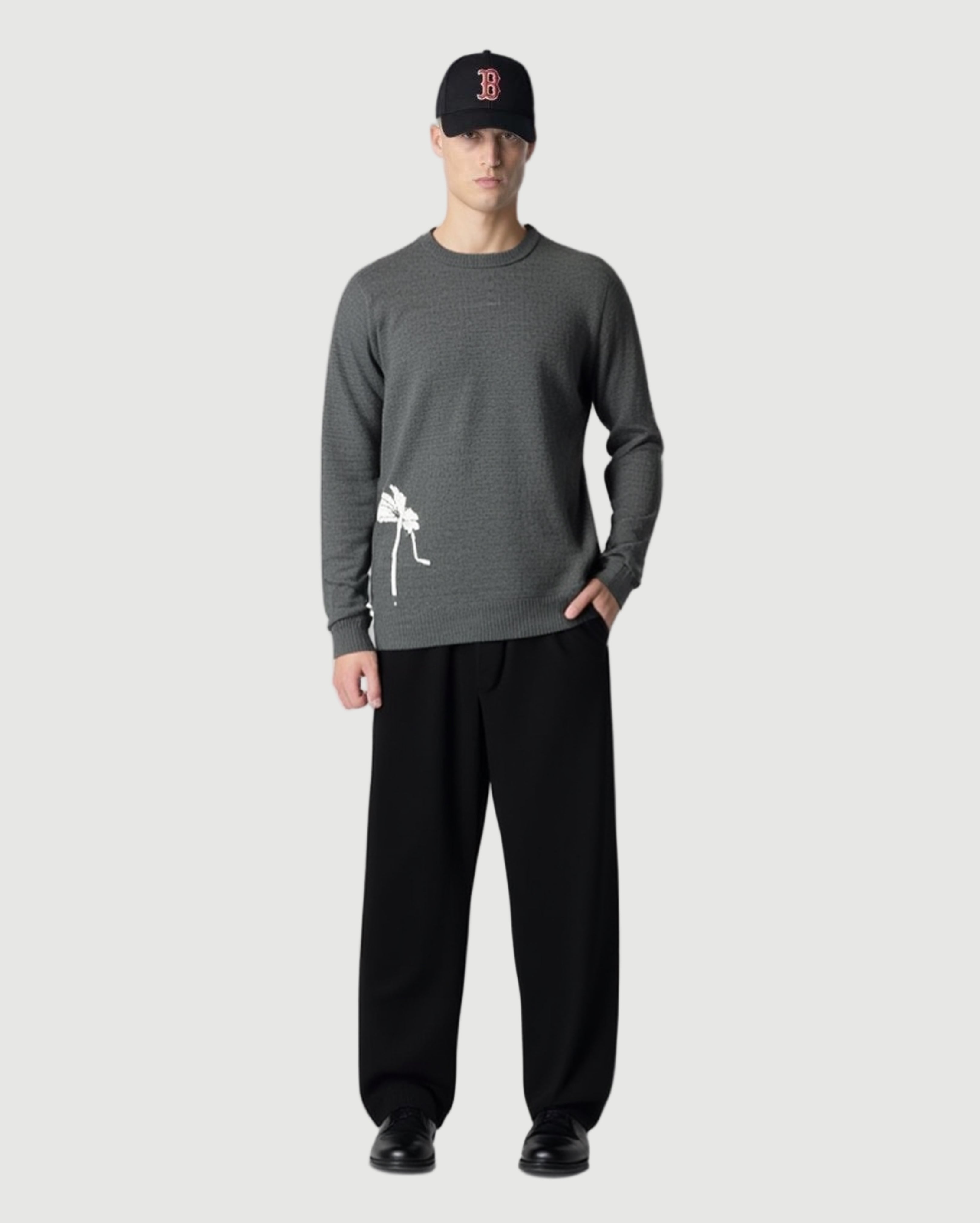 Flower embroidered crew grey