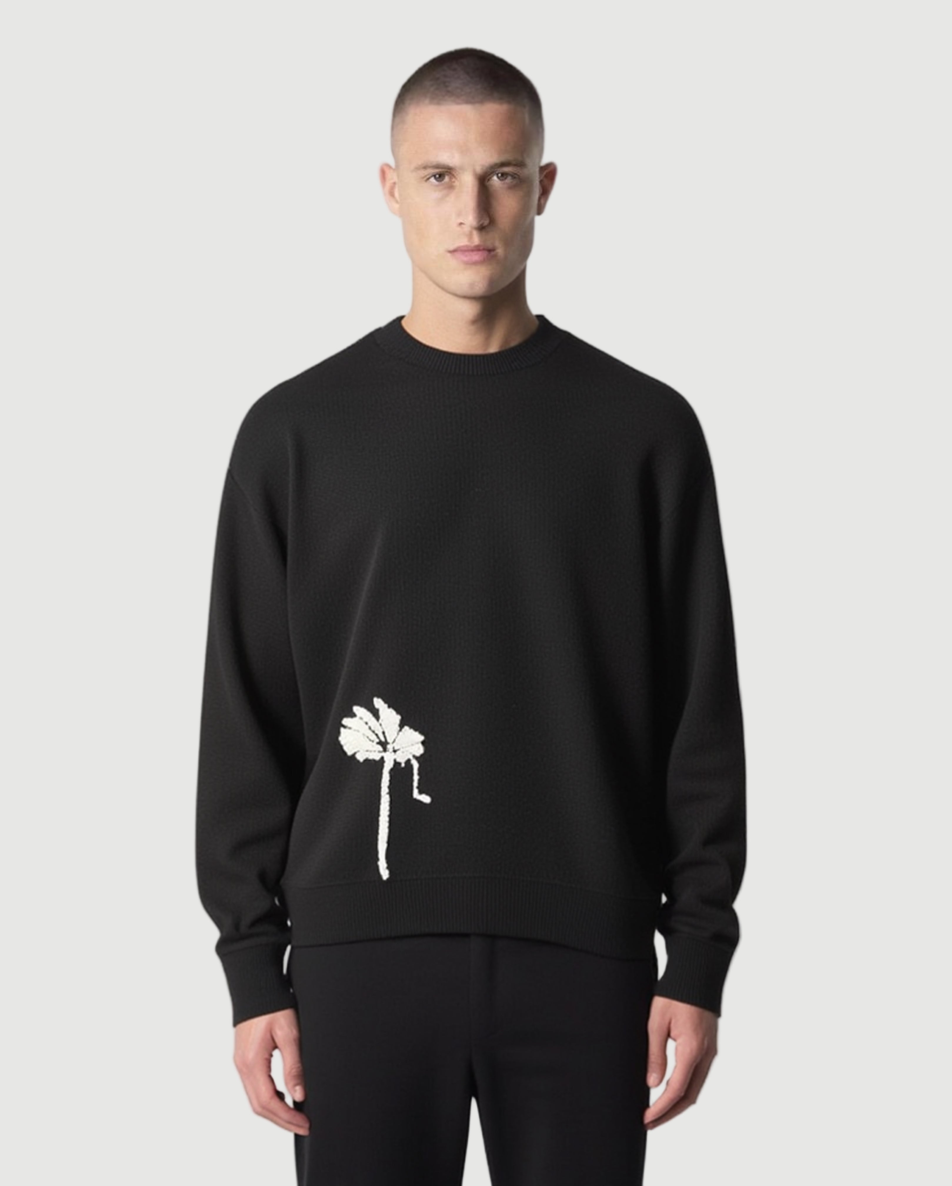 Flower embroidered crewneck black