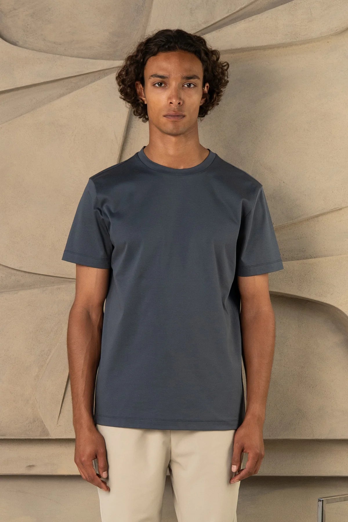 The capri t-shirt graphite