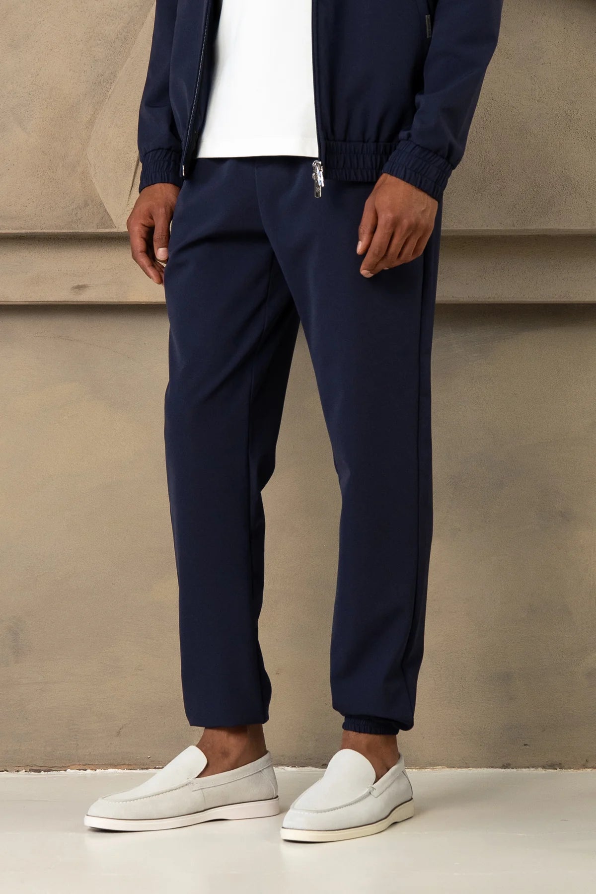 The milano suit navy