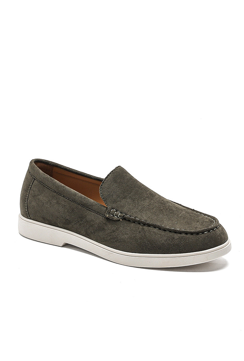 The Pavio loafer olive