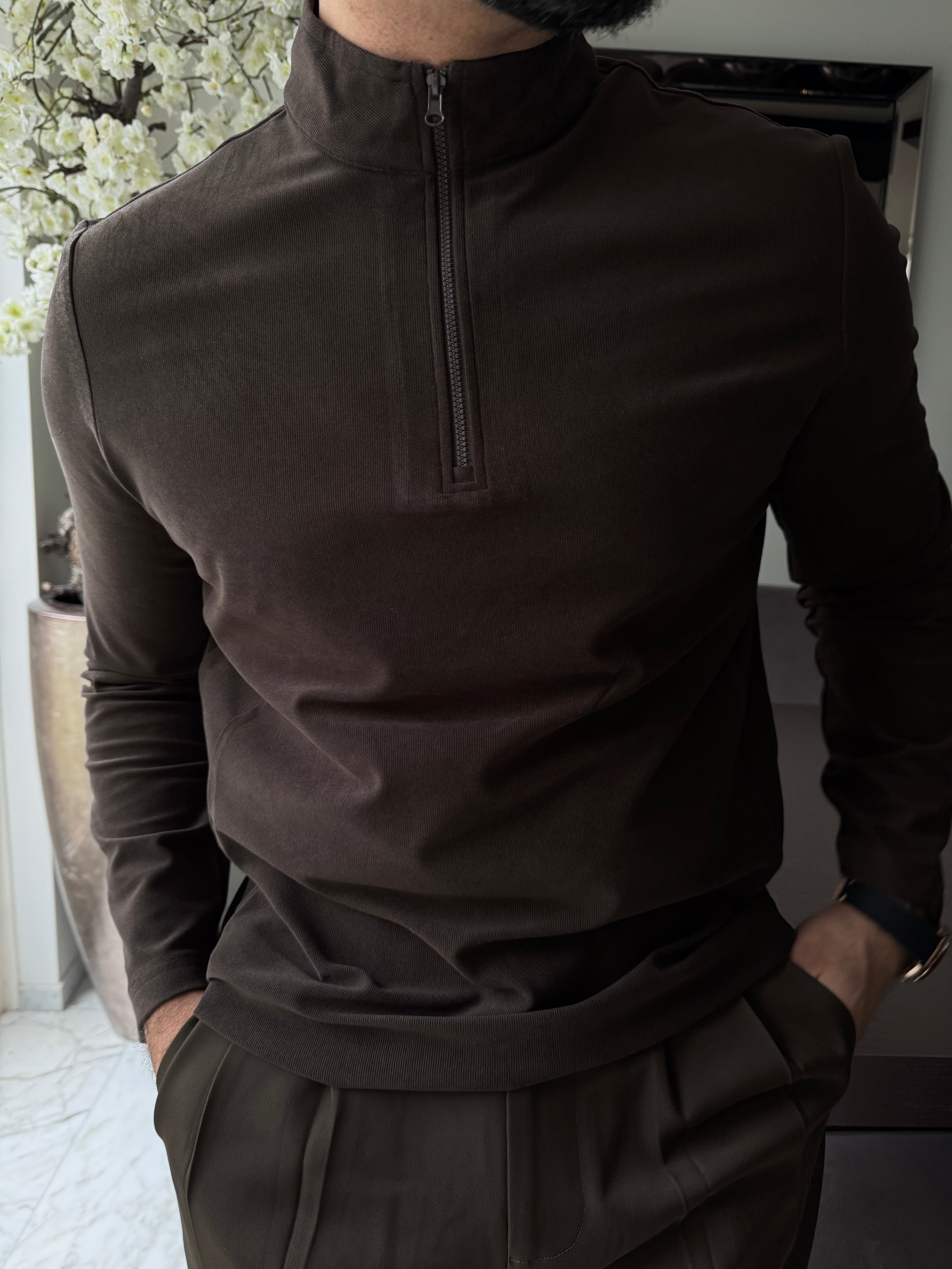 the aron zipped pull espresso