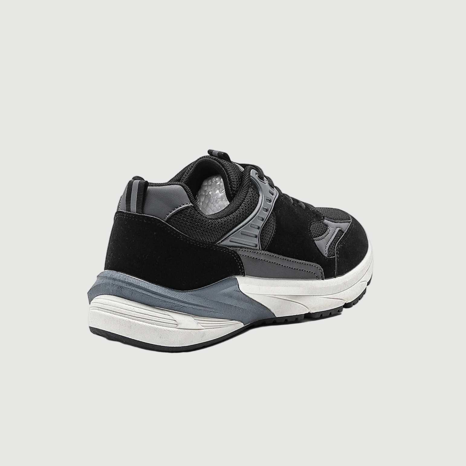 The primo trainer black